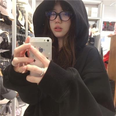赛车手妮卡